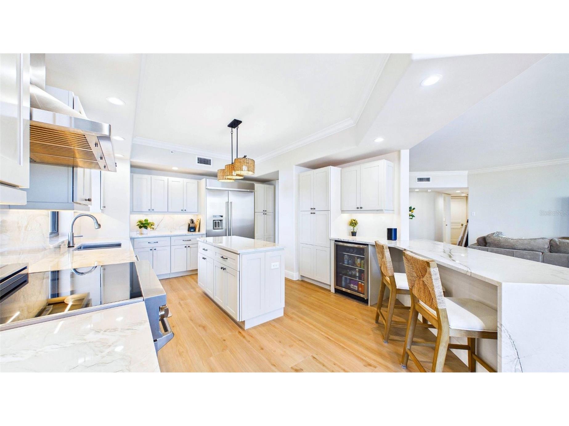 1241 Gulf Of Mexico Drive #506 Longboat Key FL 34228 A4689658 image4