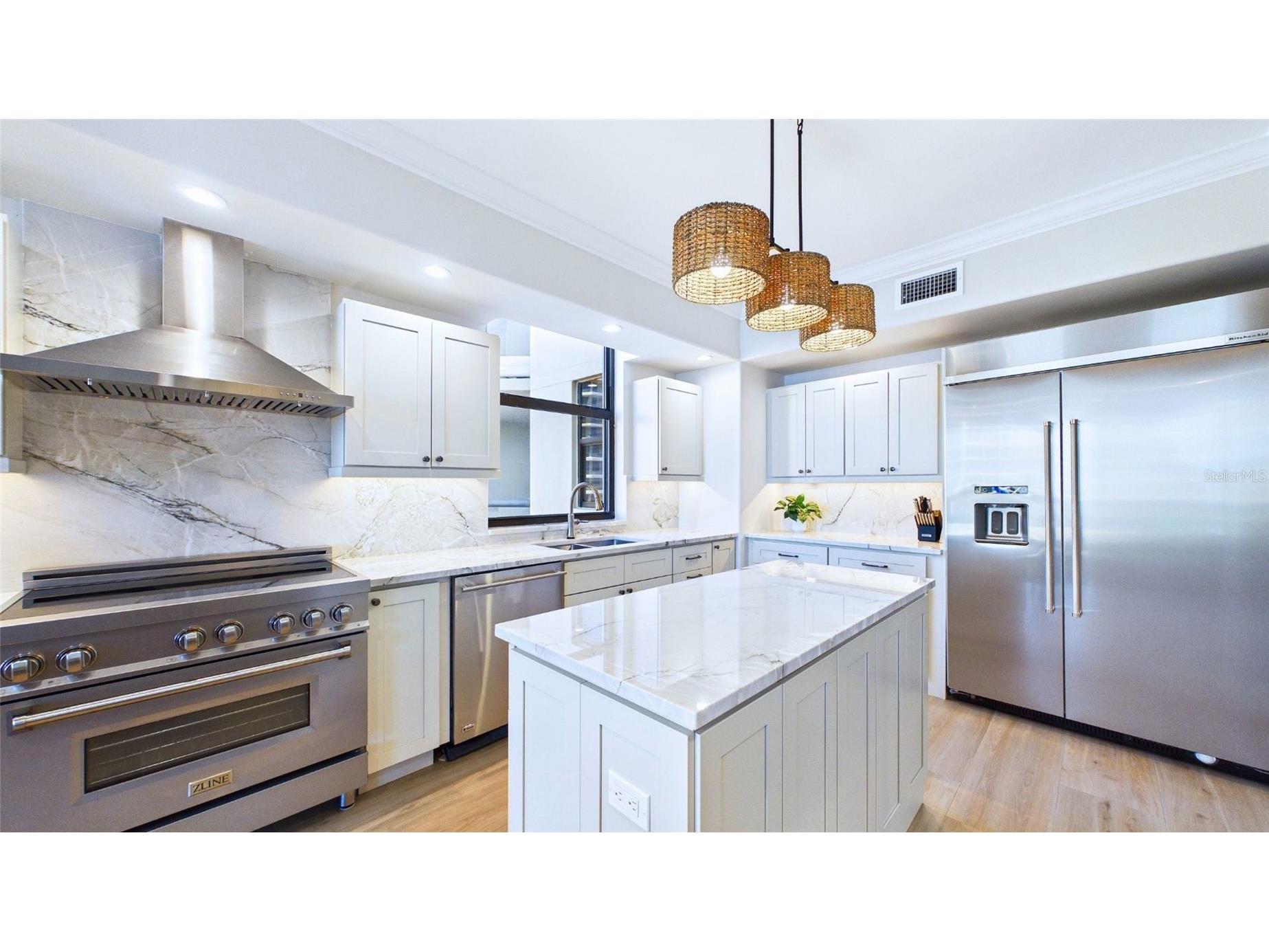 1241 Gulf Of Mexico Drive #506 Longboat Key FL 34228 A4689658 image7