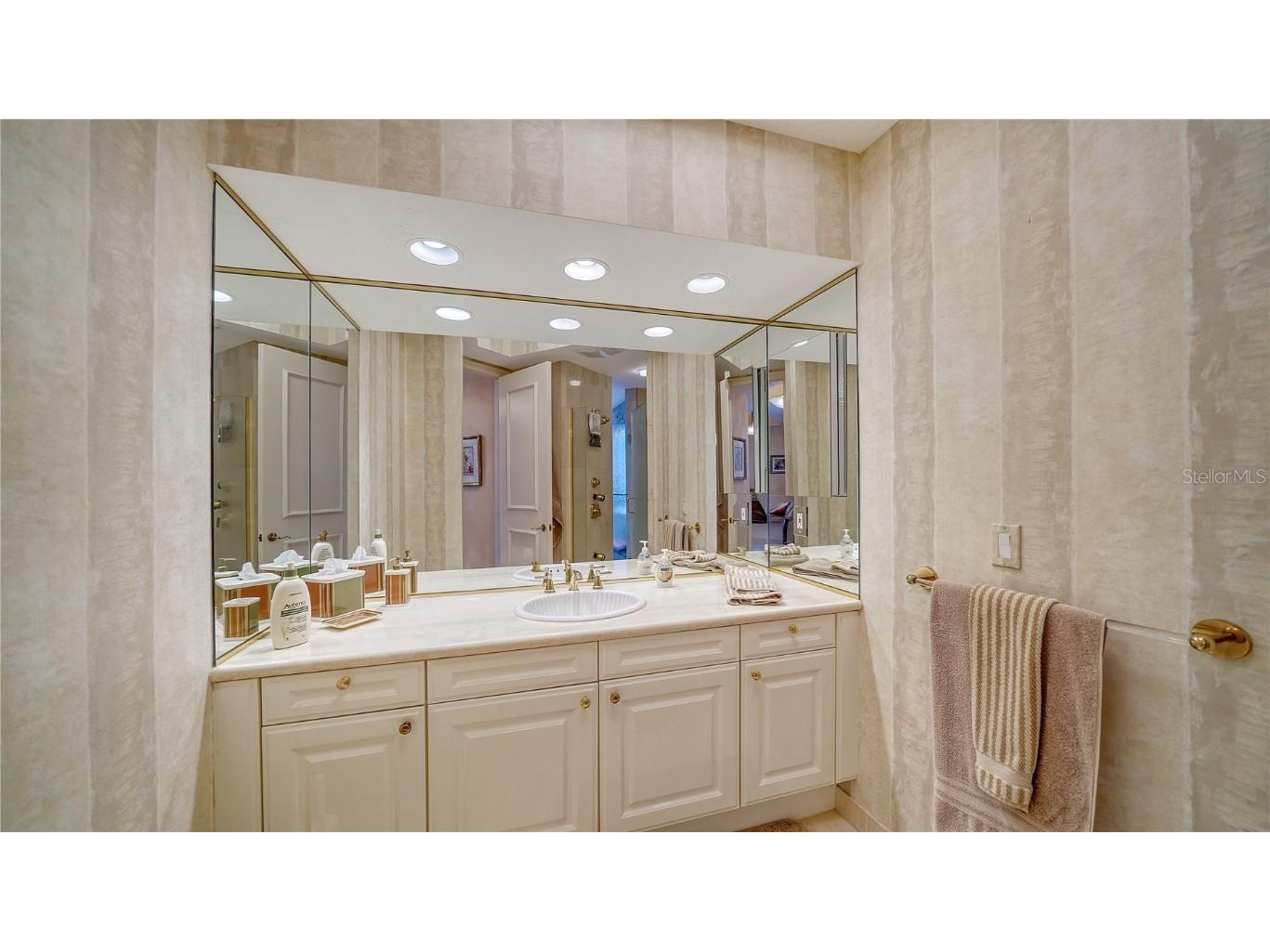 1241 Gulf Of Mexico Drive #603 Longboat Key FL 34228 A4648856 image35