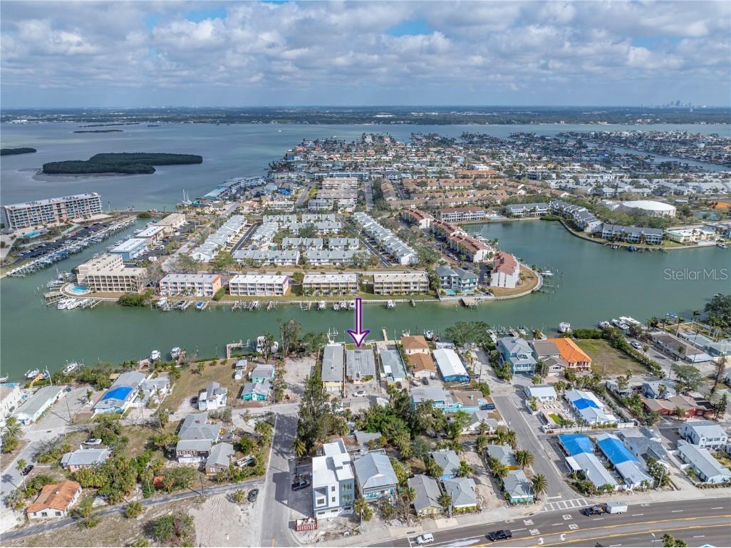 12412 Lagoon Lane Treasure Island FL 33706 - BOCA CIEGA BAY TB8332092 image1