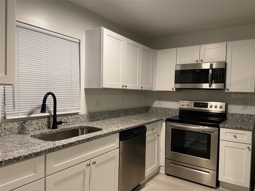 12419 Lamont Avenue New Port Richey FL 34654 - Moon Lake W7876679 image3