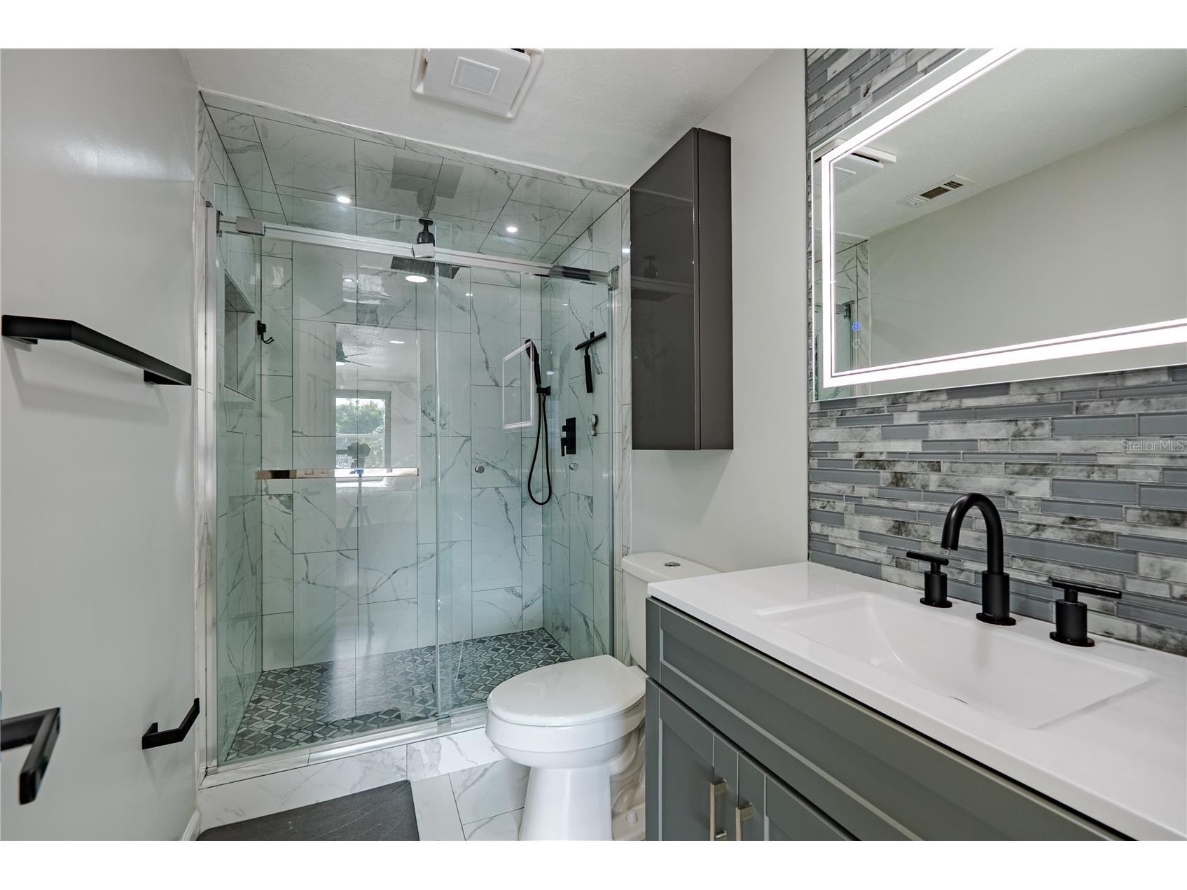 12423 Mondragon Drive Tampa FL 33625 TB8496799 image17