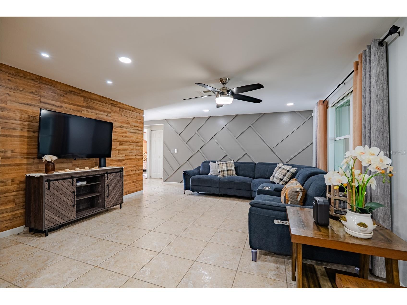 12423 Mondragon Drive Tampa FL 33625 TB8496799 image18