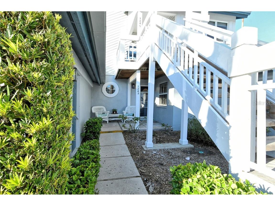 1243 Siesta Bayside Drive #D Sarasota FL 34242 A4671901 image2