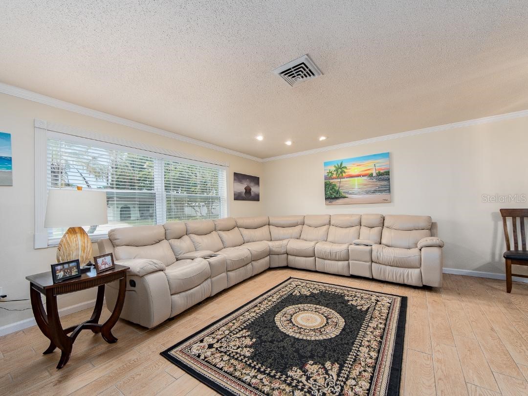 12435 Monarch Circle Seminole FL 33772 TB8506487 image16