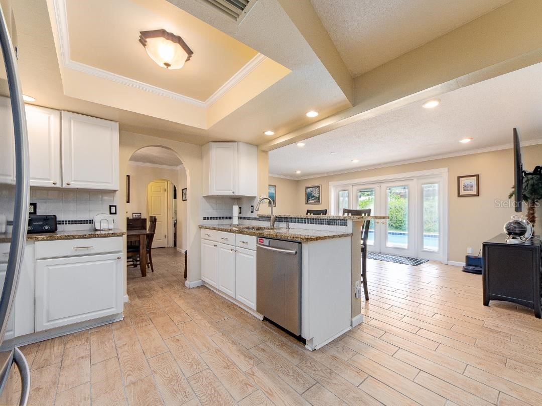 12435 Monarch Circle Seminole FL 33772 TB8506487 image6