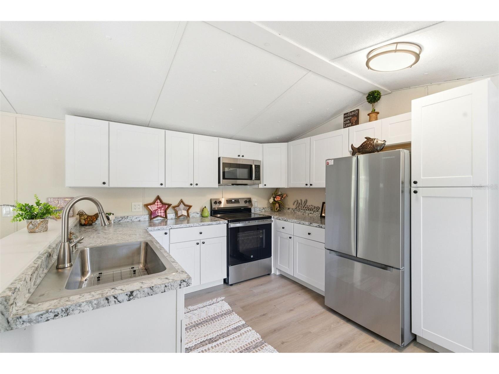 12449 Eagle Lake Avenue New Port Richey FL 34654 - Moon Lake W7885964 image15
