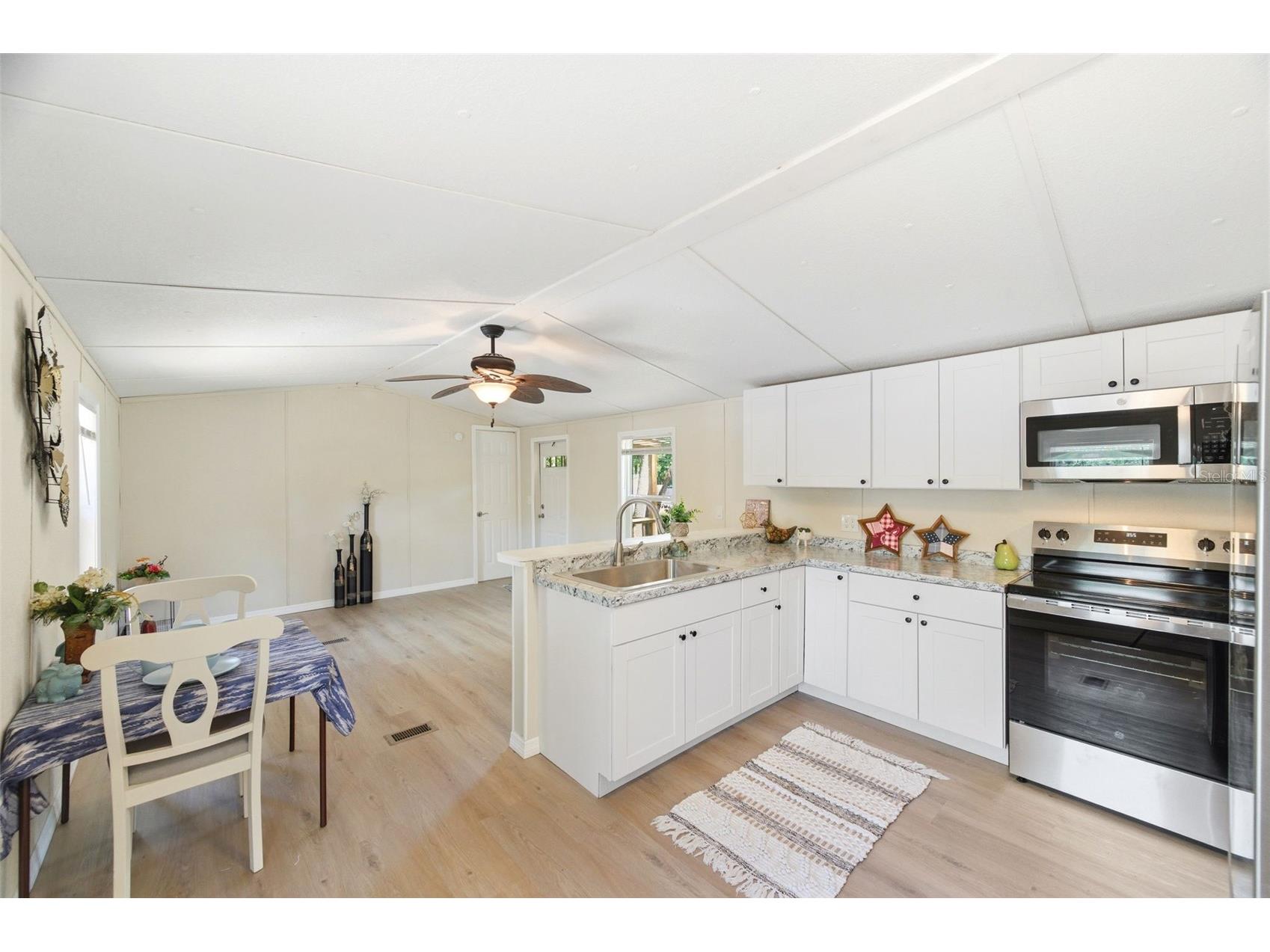 12449 Eagle Lake Avenue New Port Richey FL 34654 - Moon Lake W7885964 image17