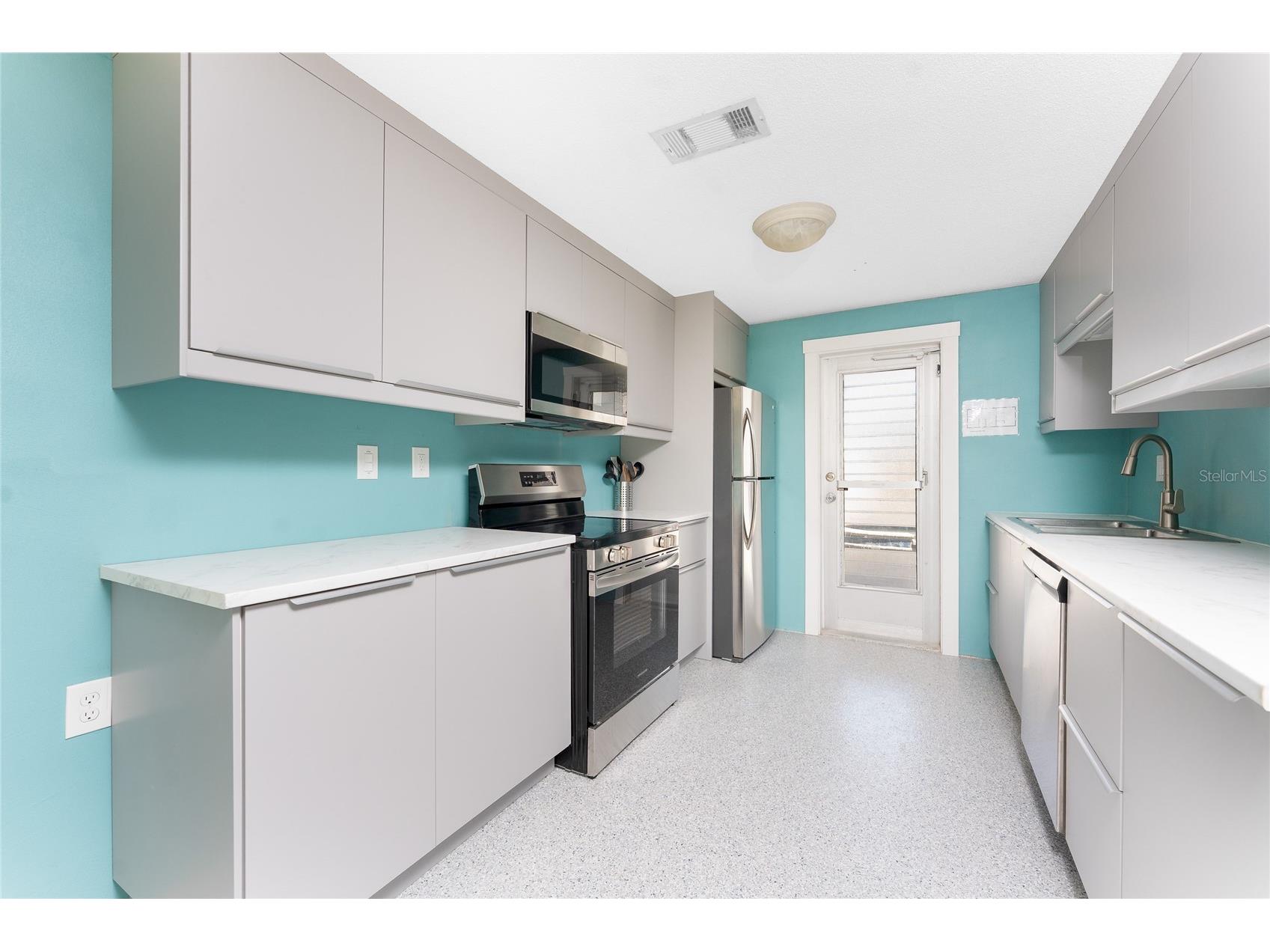 1245 Gulf Boulevard Englewood FL 34223 D6146485 image21