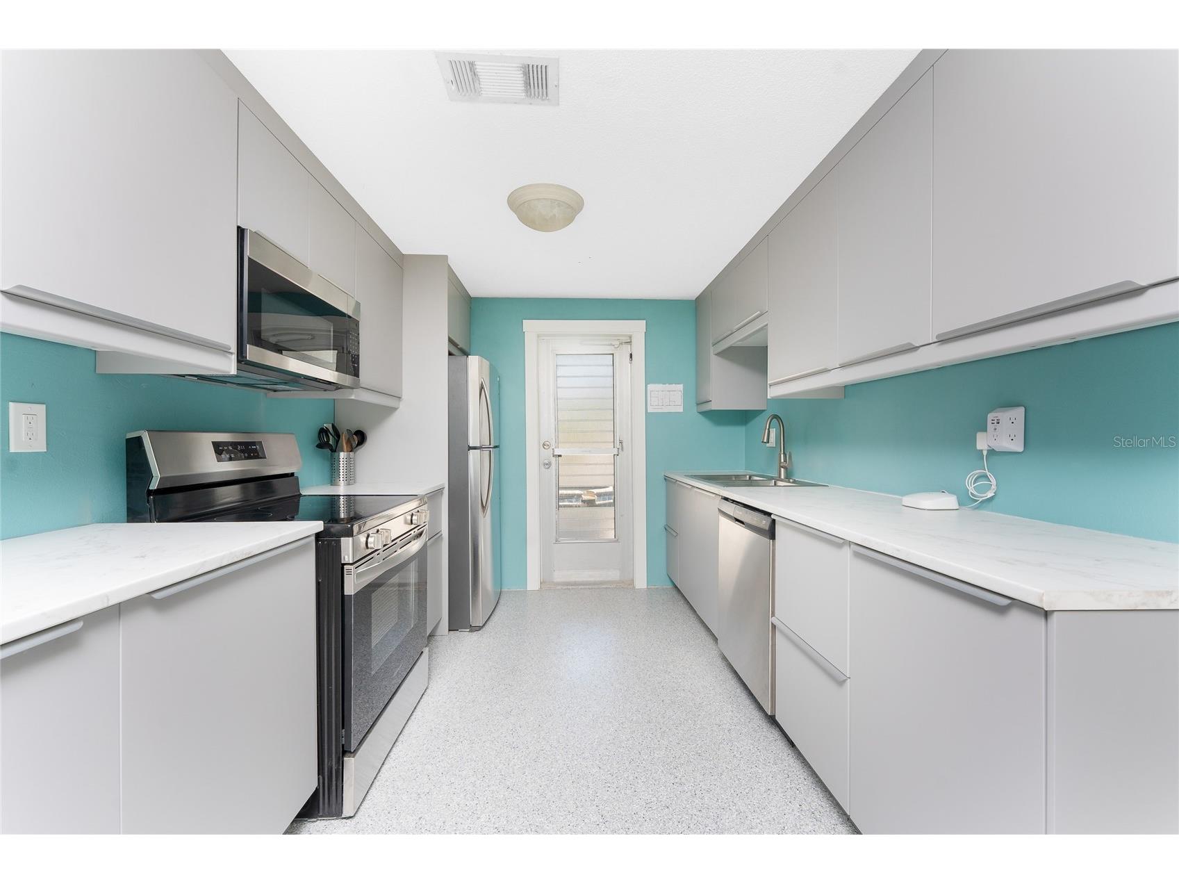 1245 Gulf Boulevard Englewood FL 34223 D6146485 image23