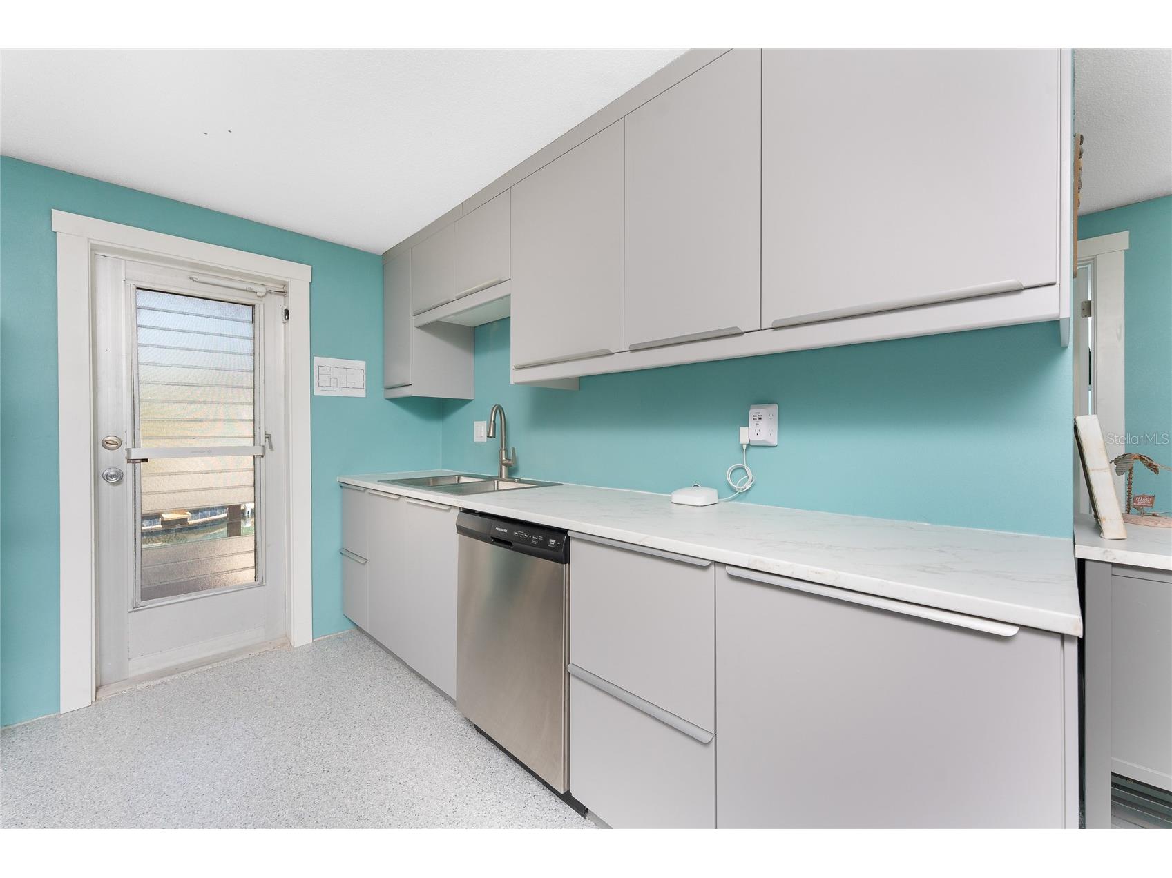 1245 Gulf Boulevard Englewood FL 34223 D6146485 image24