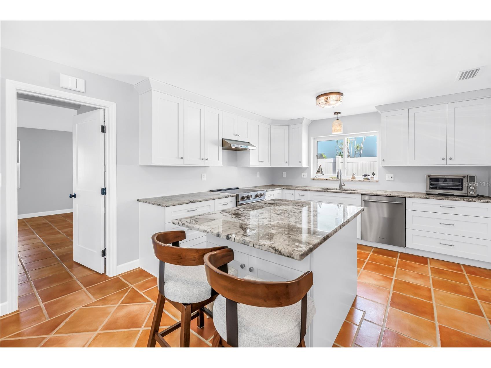 12475 4th Street E Treasure Island FL 33706 TB8498819 image12