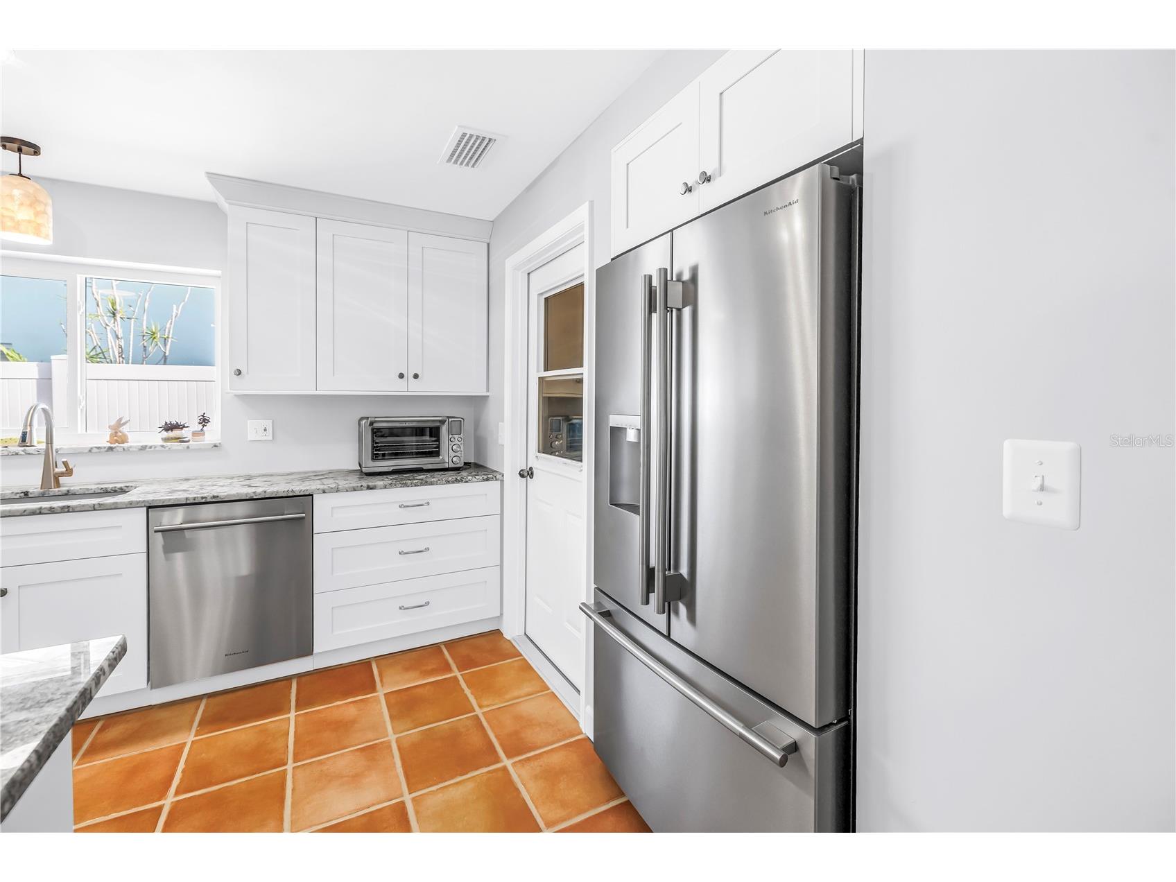 12475 4th Street E Treasure Island FL 33706 TB8498819 image17
