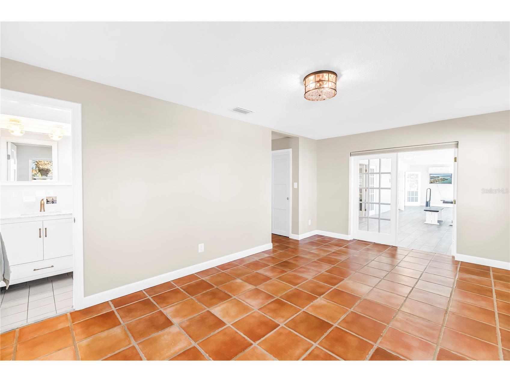 12475 4th Street E Treasure Island FL 33706 TB8498819 image35