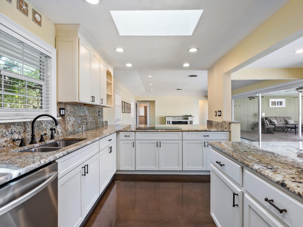 1248 Northport Drive Sarasota FL 34242 A4668459 image15