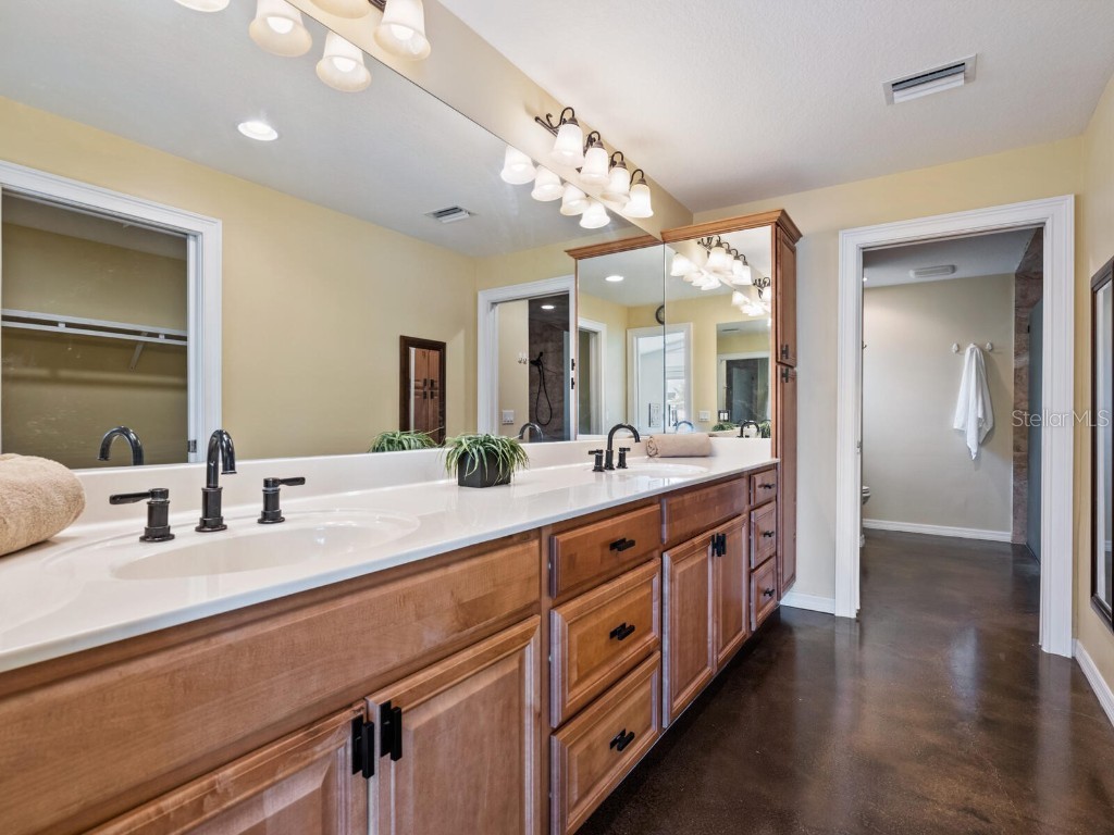 1248 Northport Drive Sarasota FL 34242 A4668459 image20