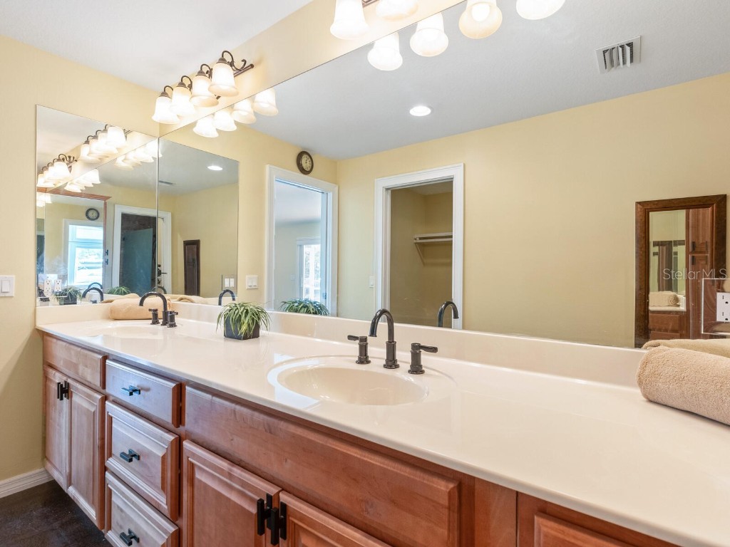 1248 Northport Drive Sarasota FL 34242 A4668459 image21