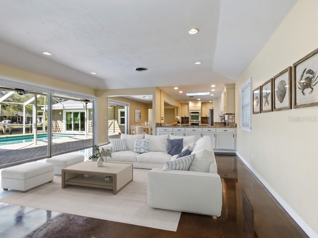 1248 Northport Drive Sarasota FL 34242 A4668459 image4