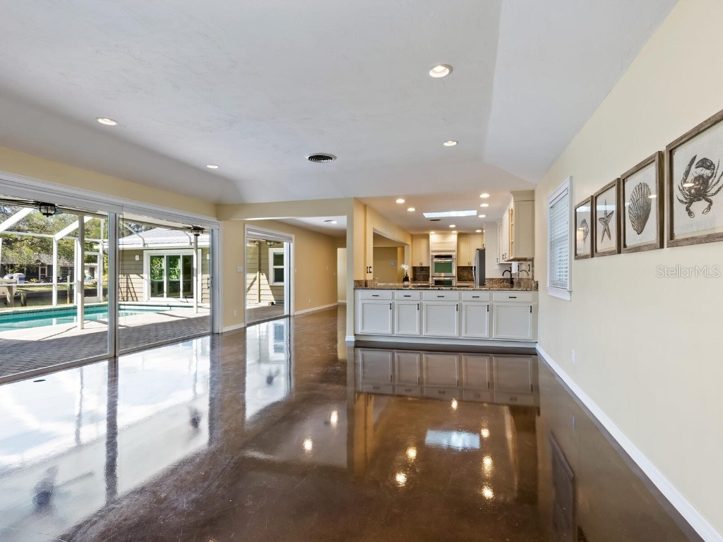 1248 Northport Drive Sarasota FL 34242 A4668459 image5