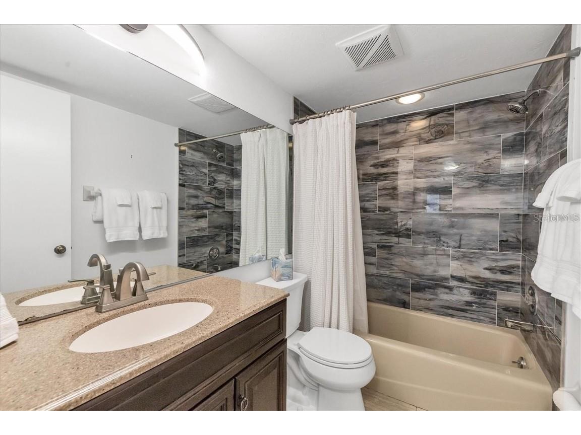 1249 Dockside Place #110 Sarasota FL 34242 A4665382 image11