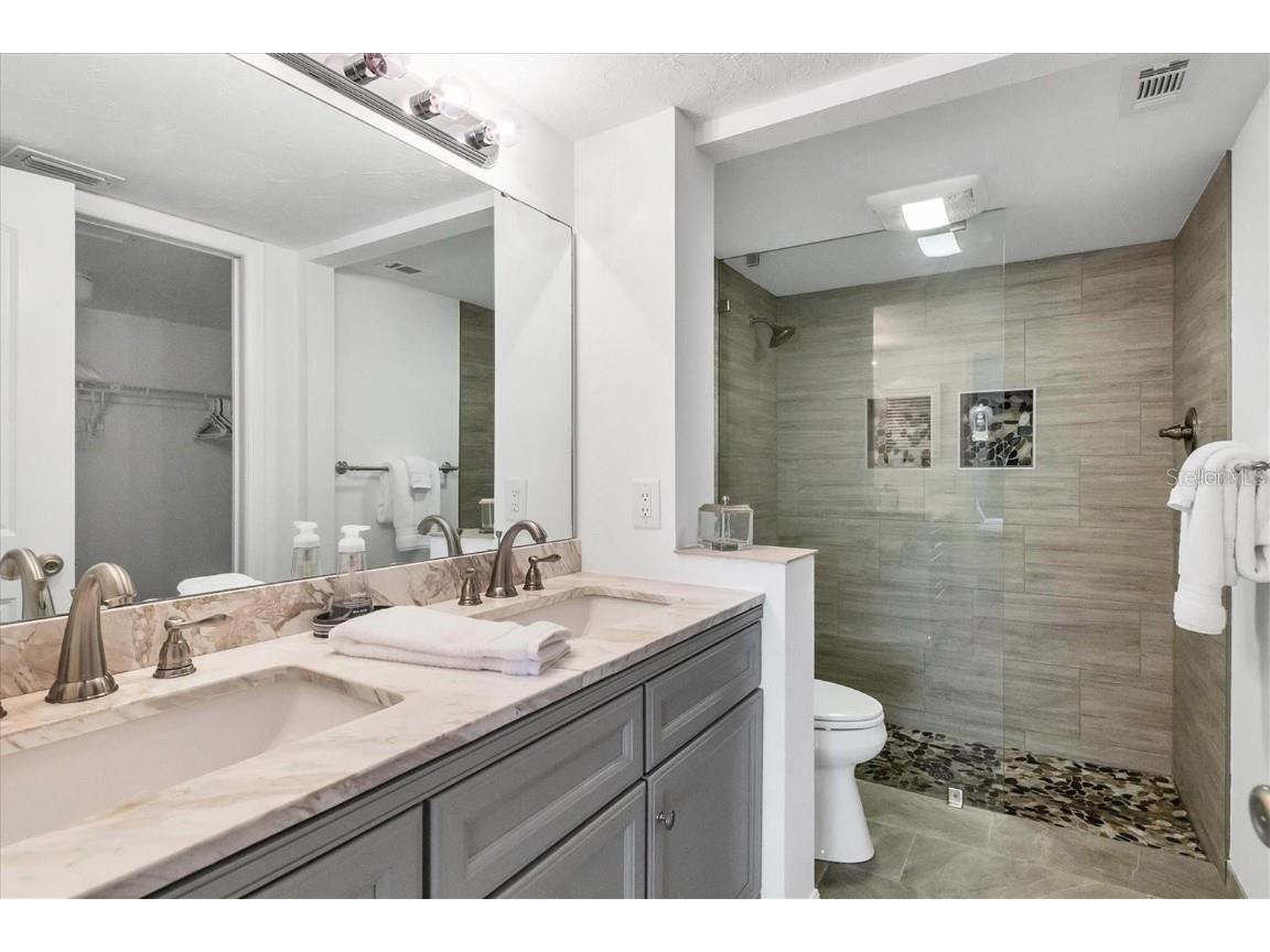 1249 Dockside Place #110 Sarasota FL 34242 A4665382 image9