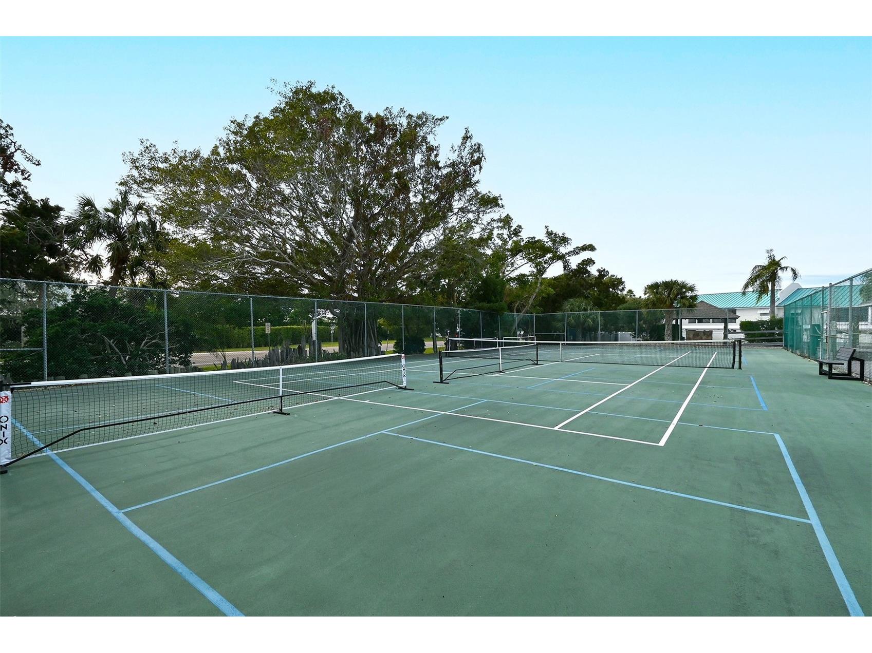 1249 Dockside Place #110 Sarasota FL 34242 A4687526 image36