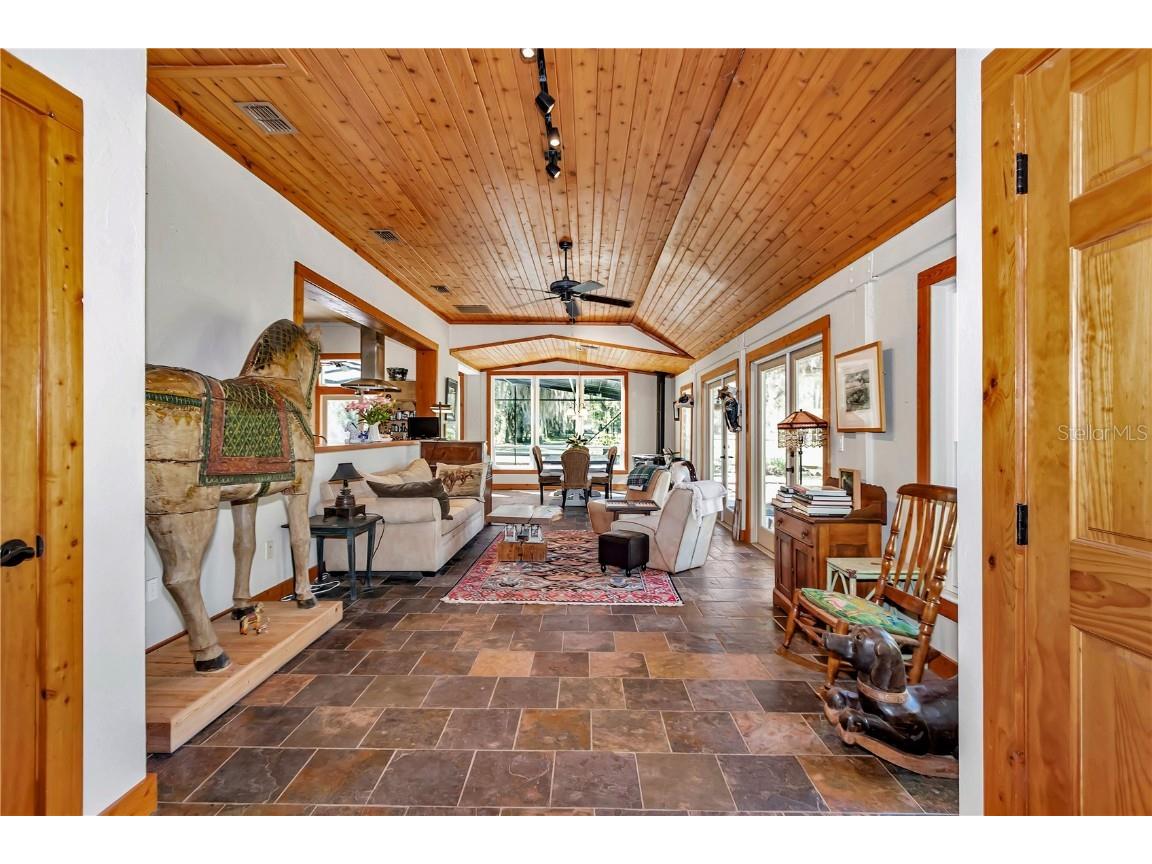 12490 NW Highway 320 Micanopy FL 32667 OM697647 image8