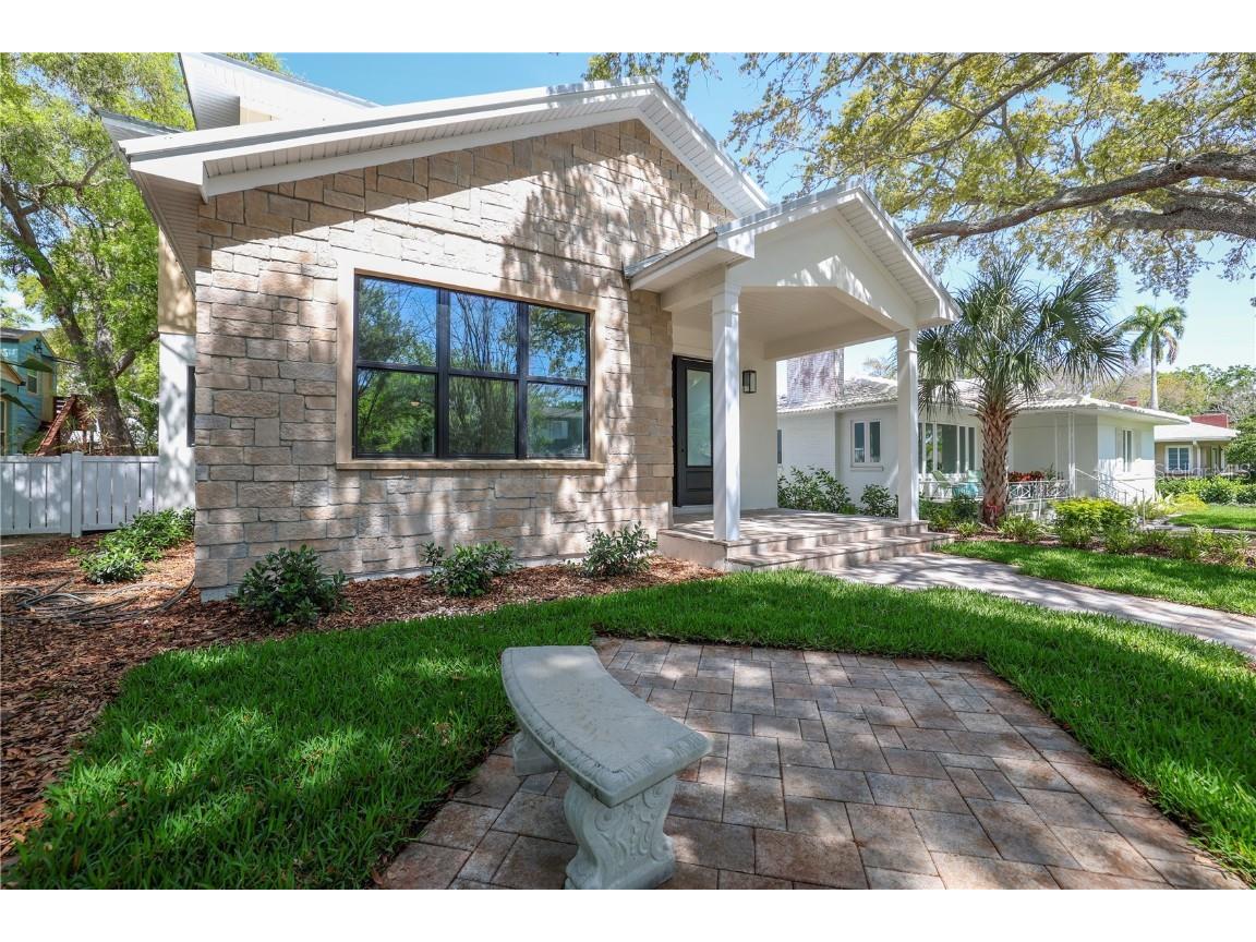 125 17th Avenue N Saint Petersburg FL 33704 U8236579 image1