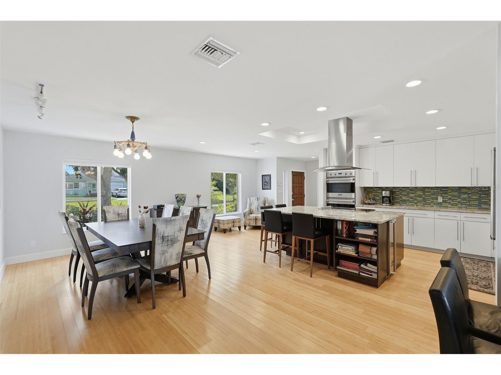 125 23rd Avenue NE Saint Petersburg FL 33704 TB8494869 image10