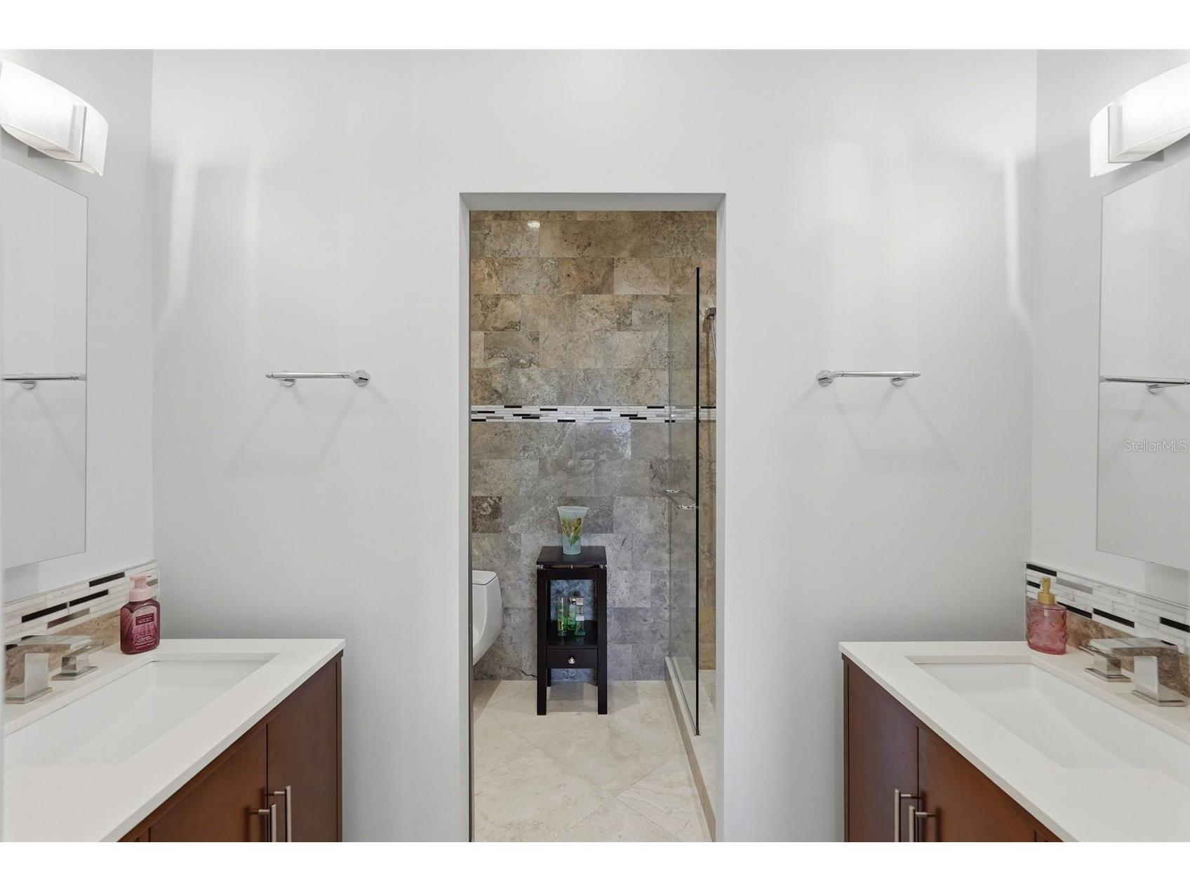 125 23rd Avenue NE Saint Petersburg FL 33704 TB8494869 image21