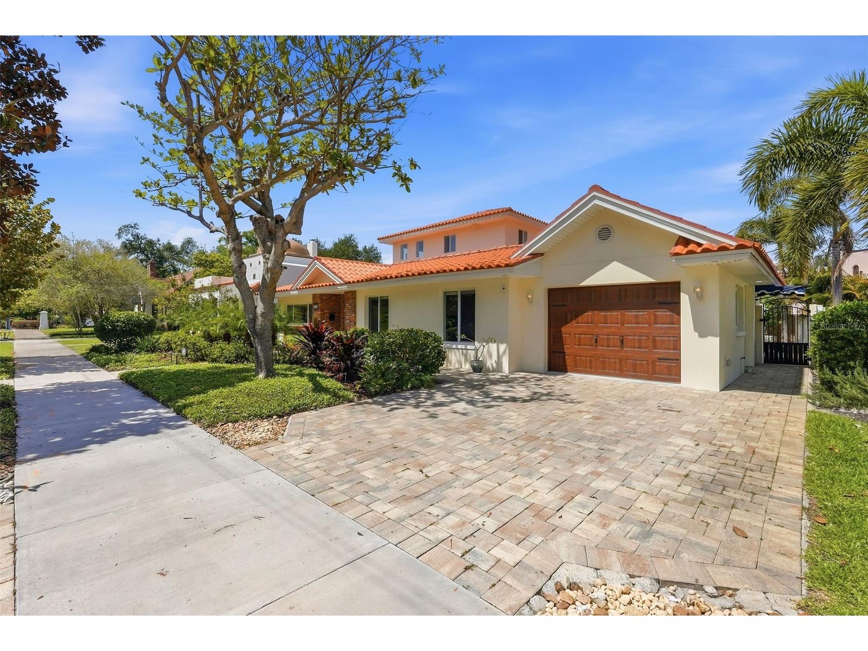 125 23rd Avenue NE Saint Petersburg FL 33704 TB8494869 image3