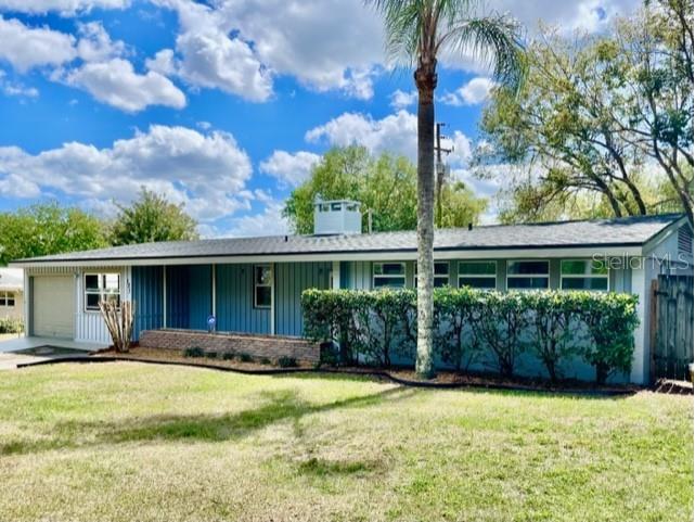 125 E Cypress Avenue Howey In The Hills FL 34737 - LITTLE LAKE HARRIS G5066282 image1