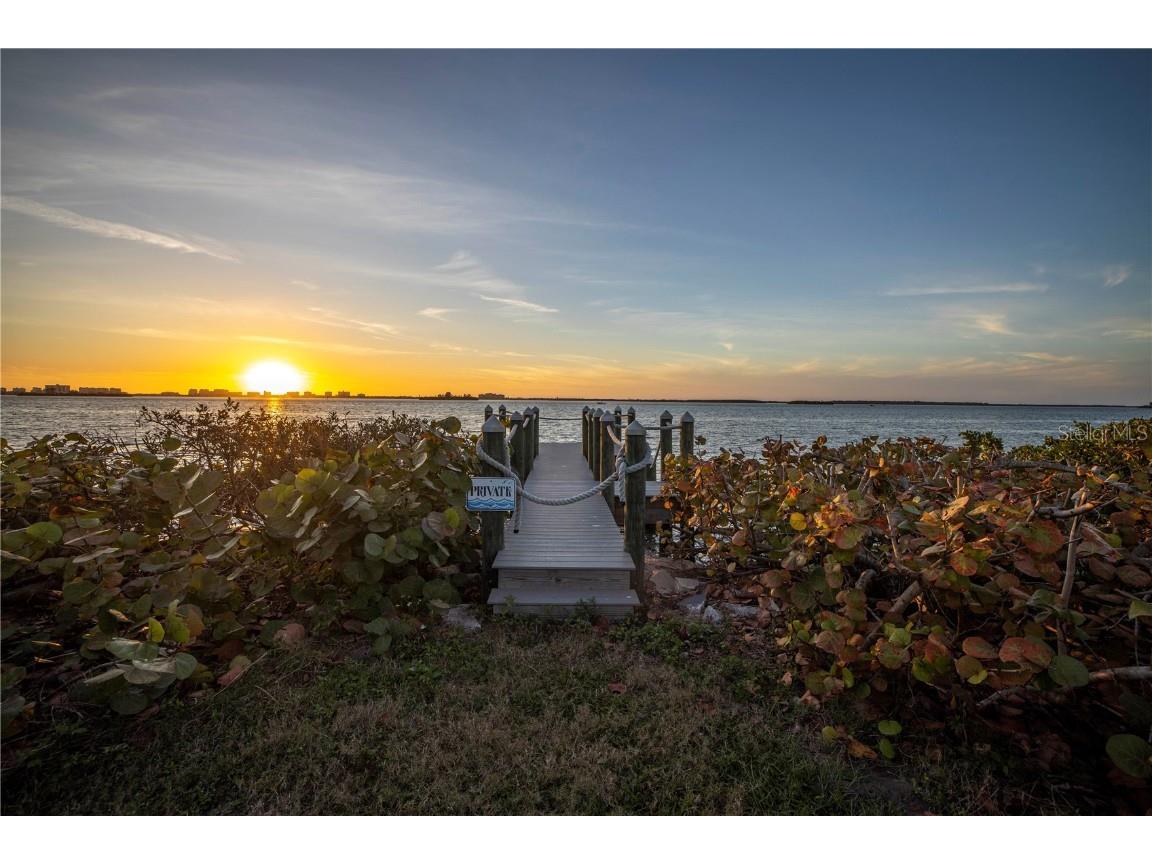 125 Edgewater Drive Dunedin FL 34698 U8187331 image1