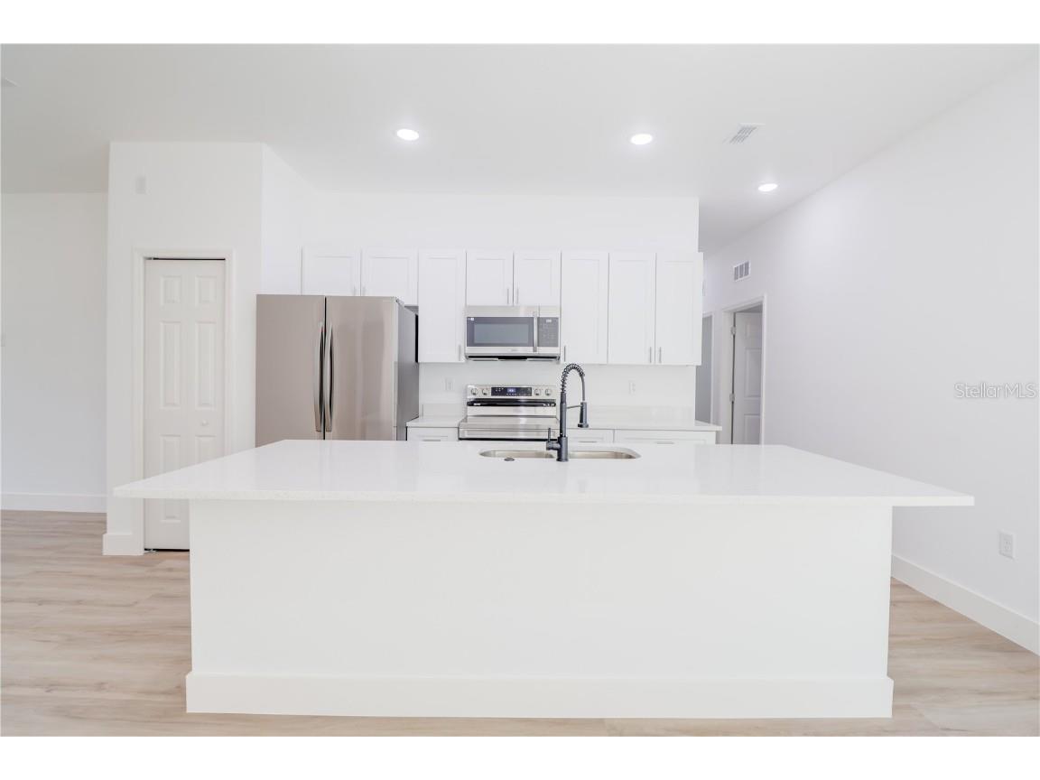 125 Fisher Way Ocklawaha FL 32179 OM707629 image10