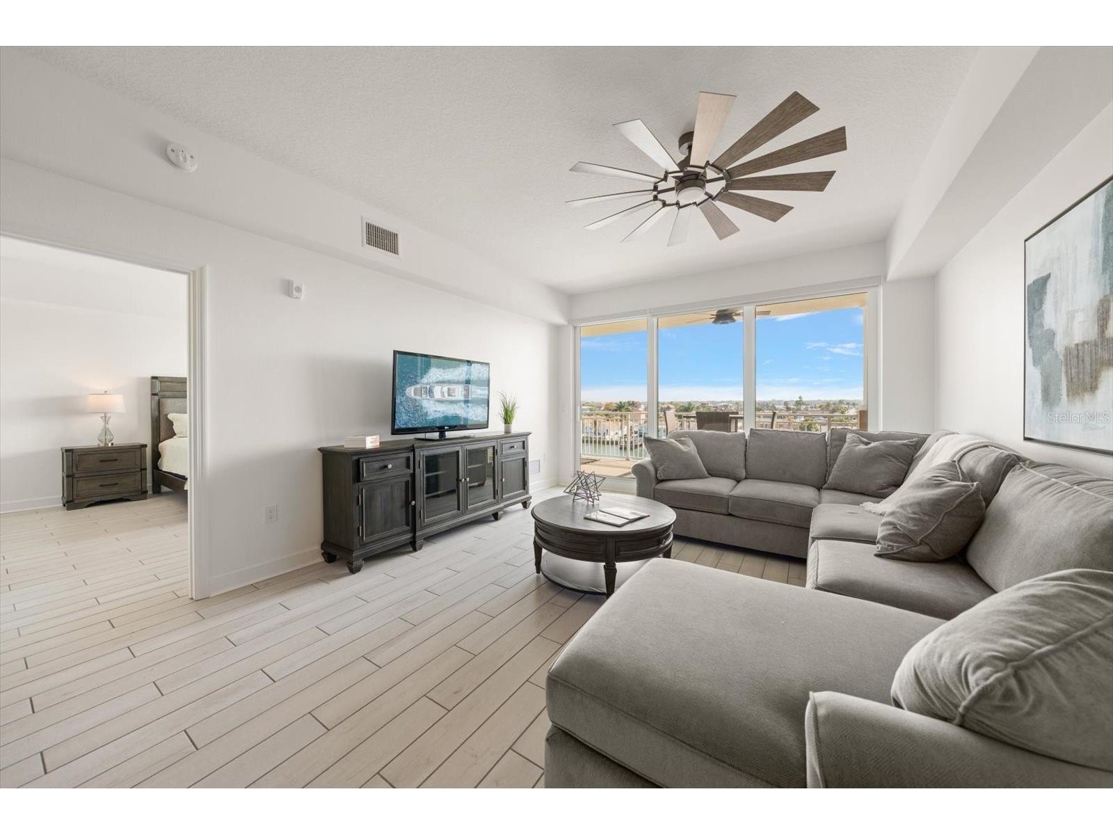 125 Island Way #402 Clearwater Beach FL 33767 TB8486879 image5