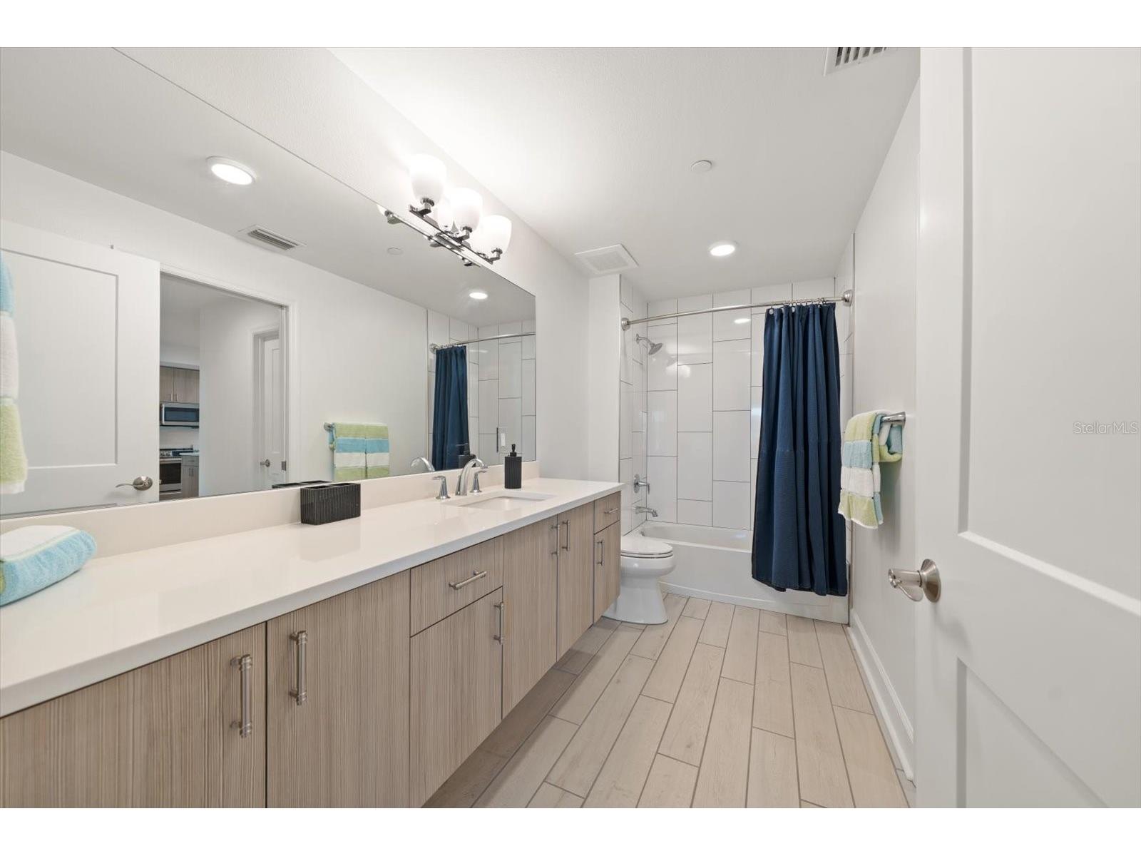 125 Island Way #402 Clearwater Beach FL 33767 TB8499145 image20