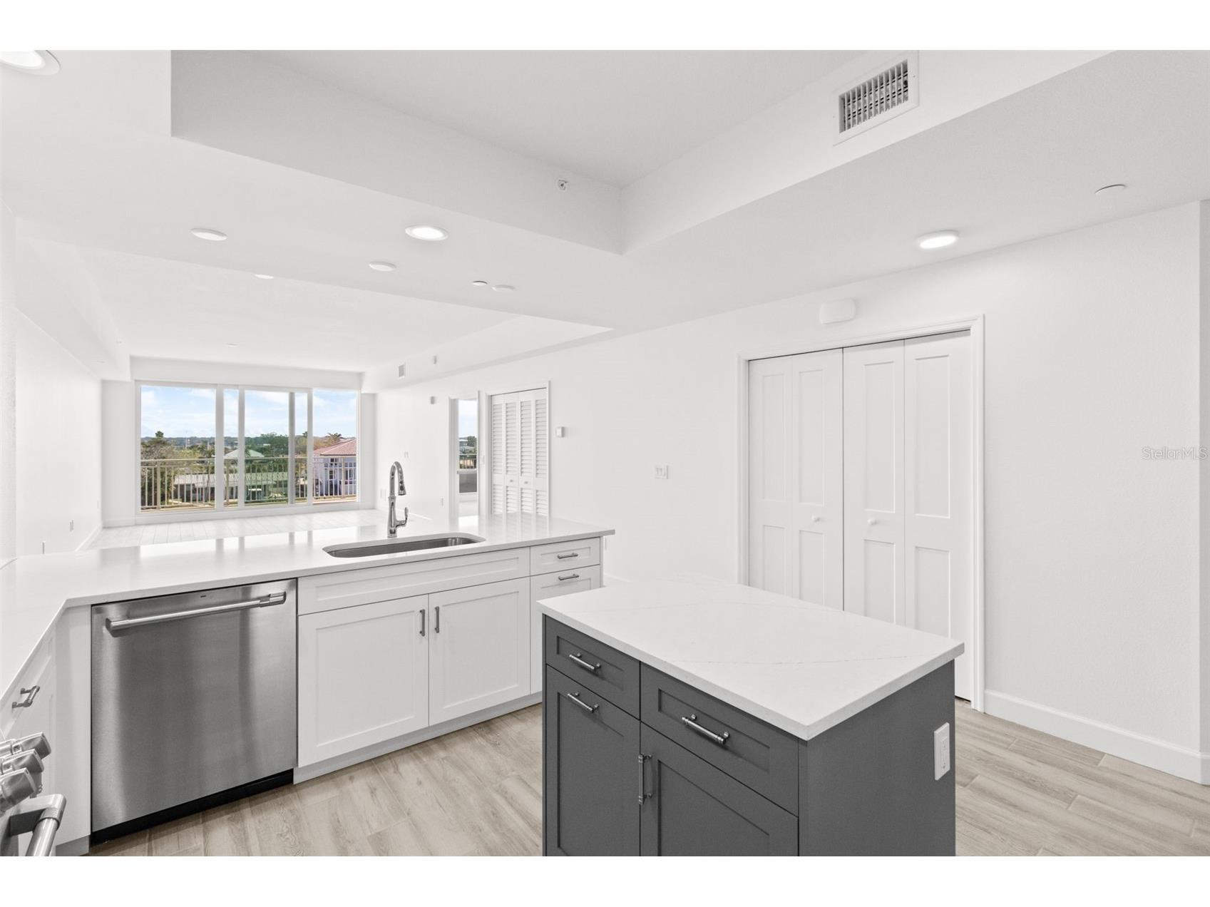 125 Island Way #403 Clearwater FL 33767 - INTRACOASTAL WATERWAY TB8506435 image9
