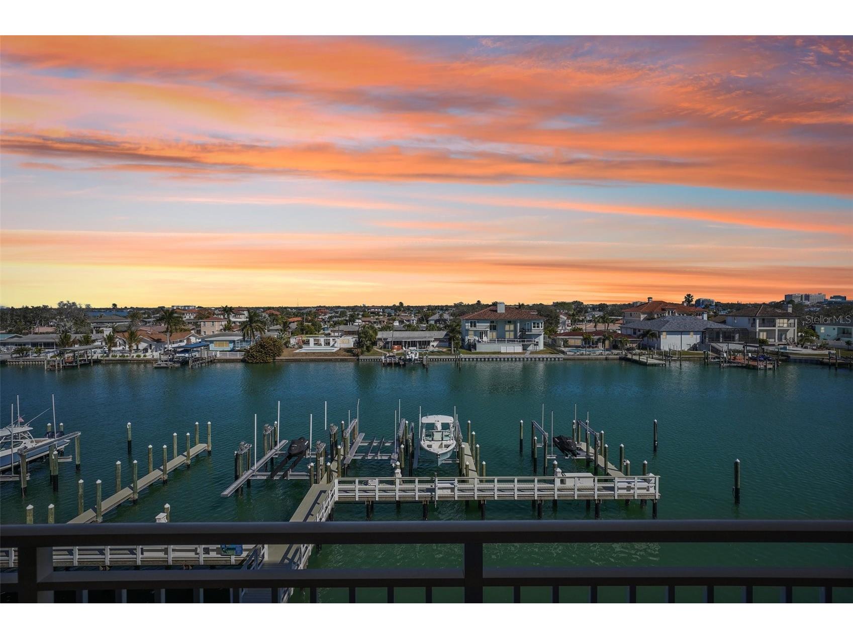 125 Island Way #404 Clearwater Beach FL 33767 - INTRACOASTAL TB8471798 image1