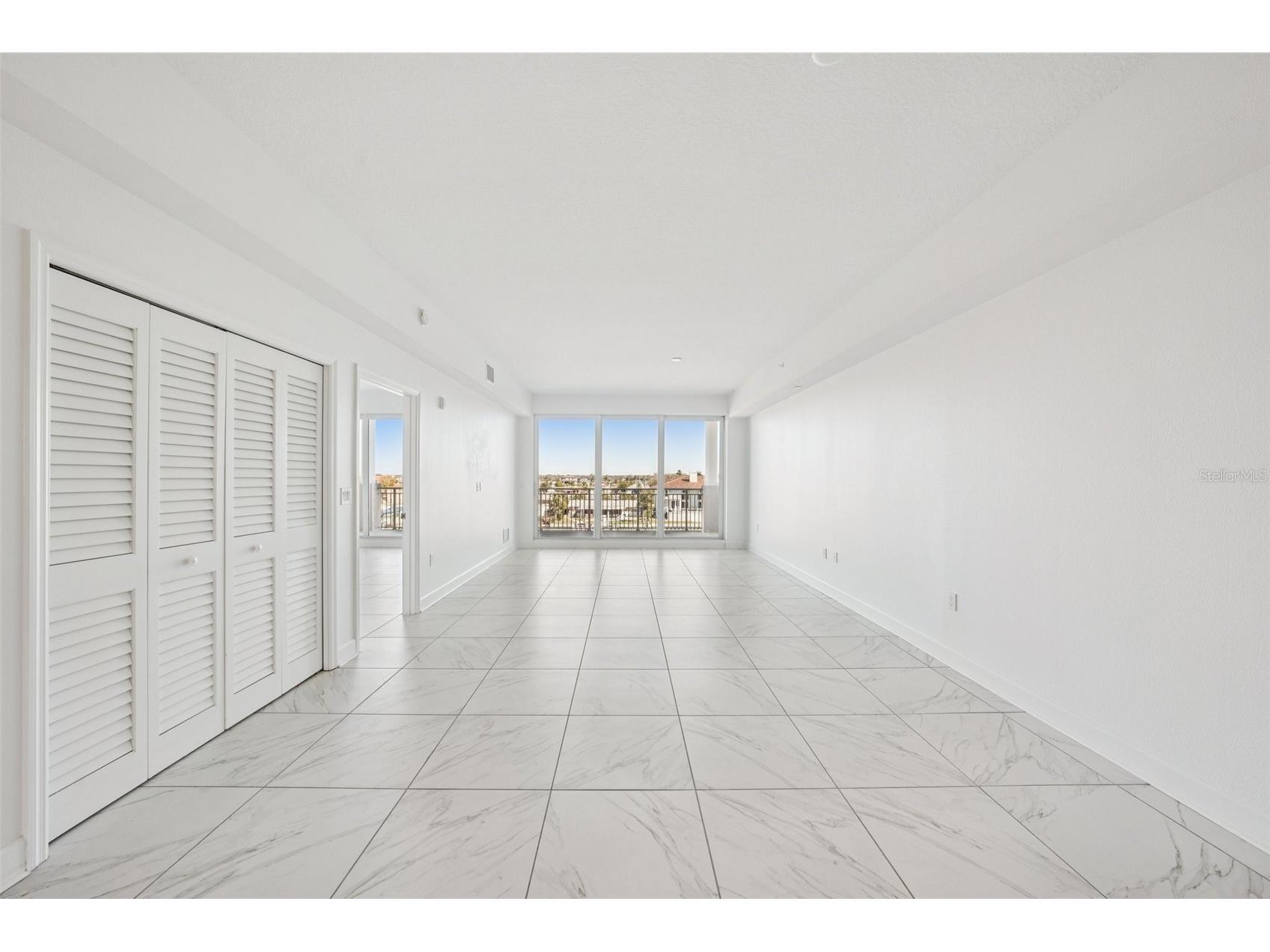 125 Island Way #404 Clearwater Beach FL 33767 - INTRACOASTAL TB8471798 image4