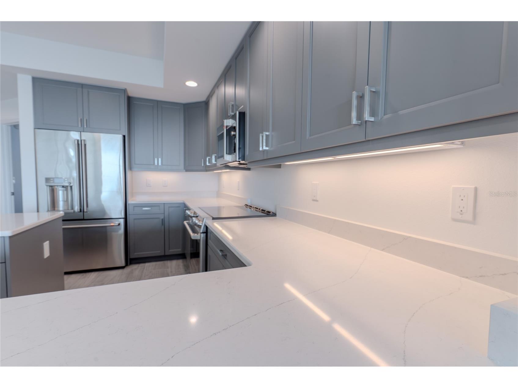 125 Island Way #503 Clearwater Beach FL 33767 - INTRACOASTAL WATERWAY TB8486420 image11