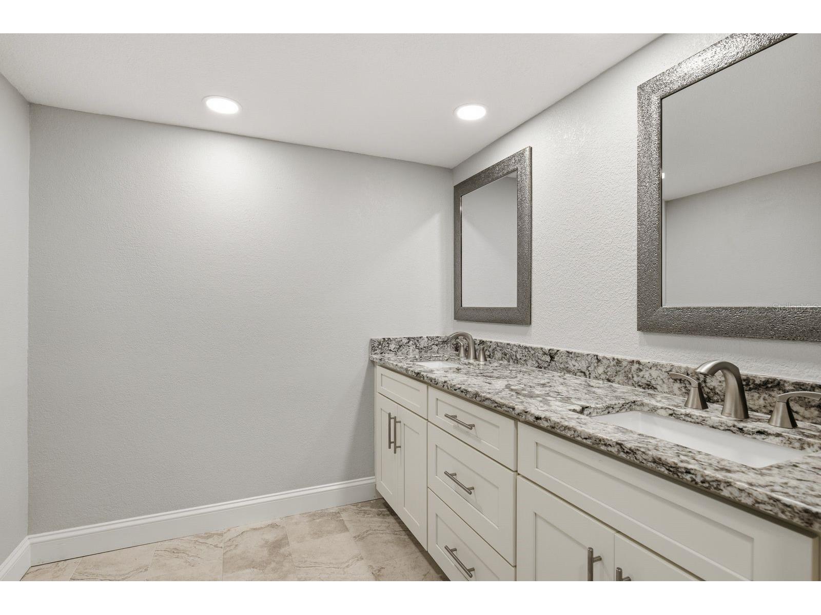 125 Mariner Drive #125 Tarpon Springs FL 34689 TB8512317 image17