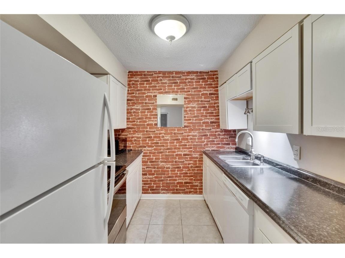 125 Picardy Villa Circle #100 Brandon FL 33510 TB8392410 image11