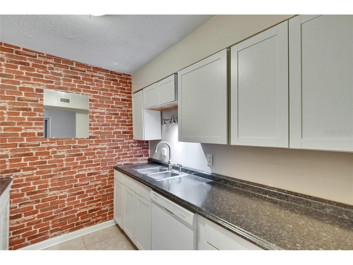 125 Picardy Villa Circle #100 Brandon FL 33510 TB8392410 image12