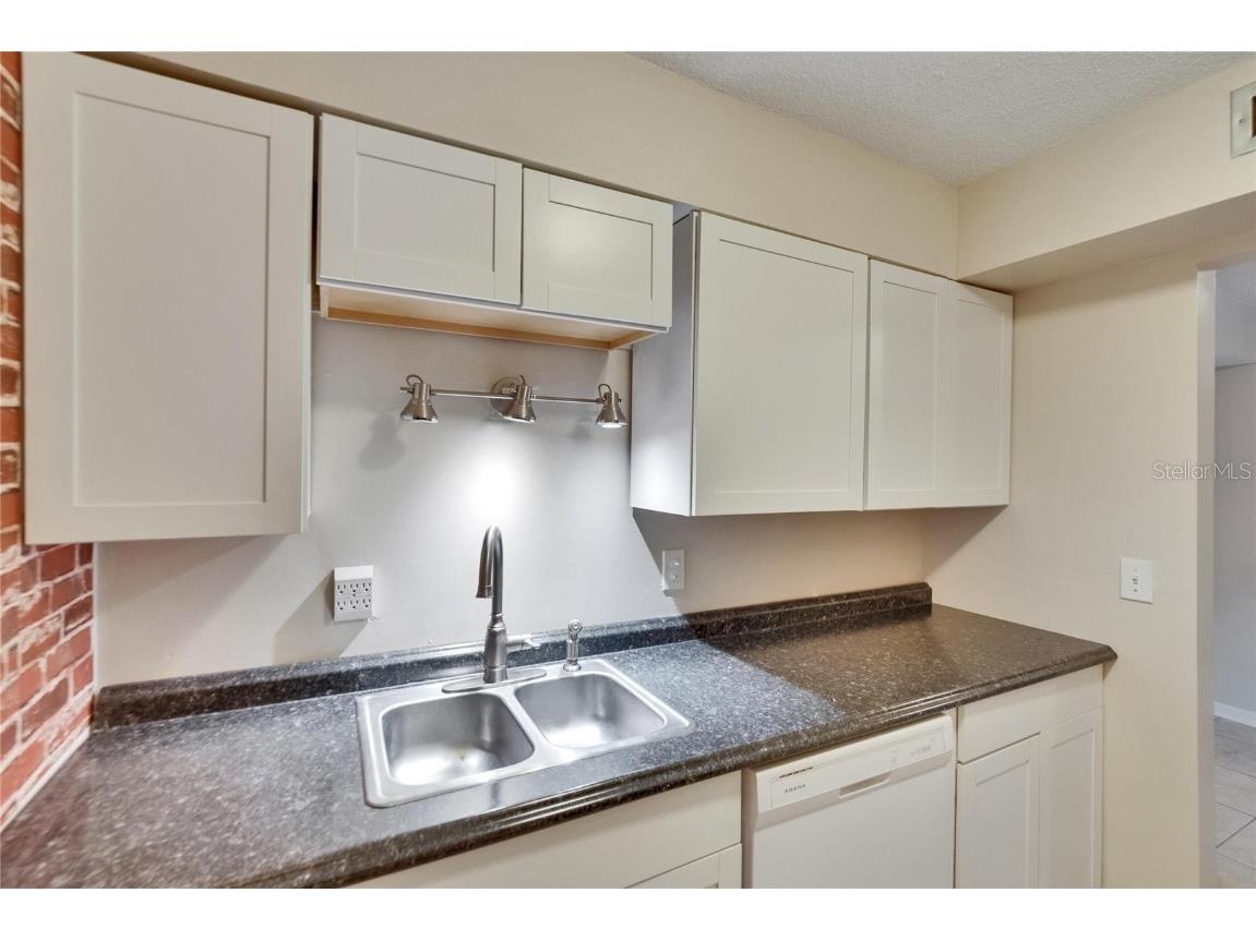 125 Picardy Villa Circle #100 Brandon FL 33510 TB8392410 image15