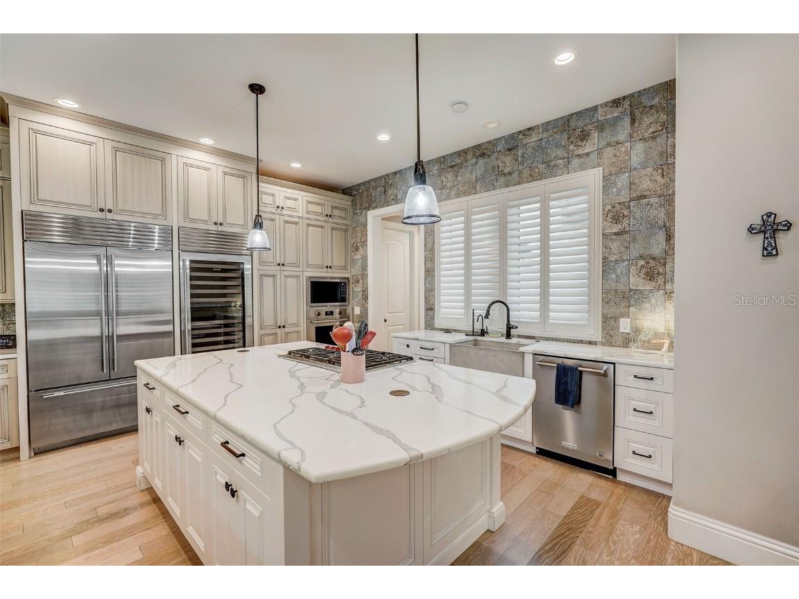 125 S Blvd Of Presidents Sarasota FL 34236 A4449134 image16