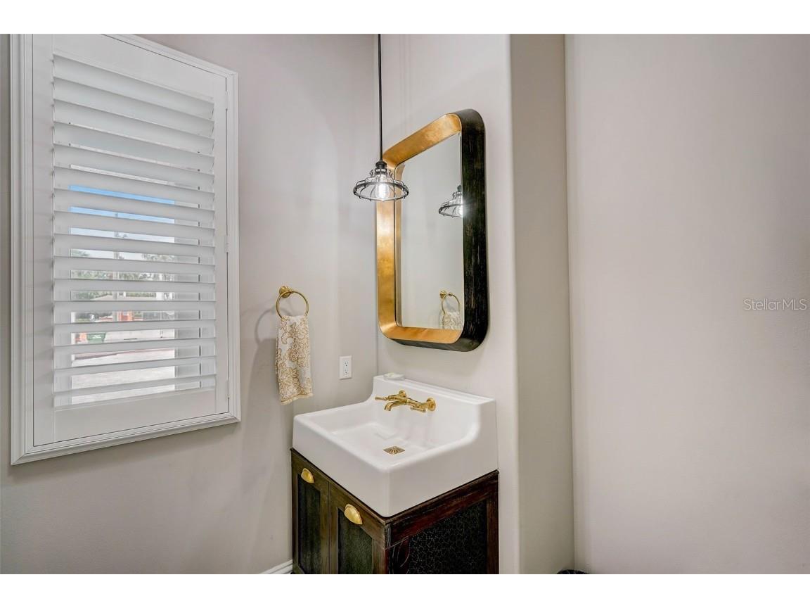 125 S Blvd Of Presidents Sarasota FL 34236 A4449134 image22