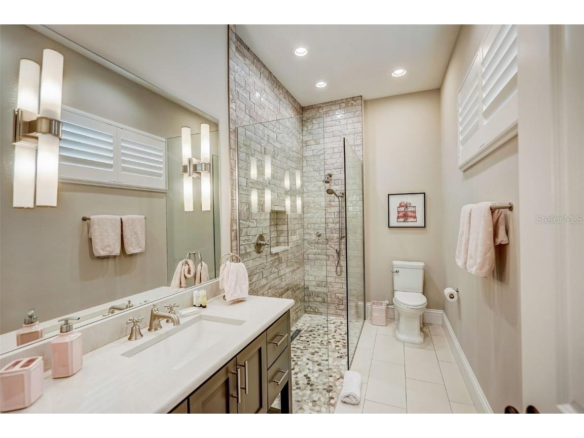 125 S Blvd Of Presidents Sarasota FL 34236 A4449134 image27