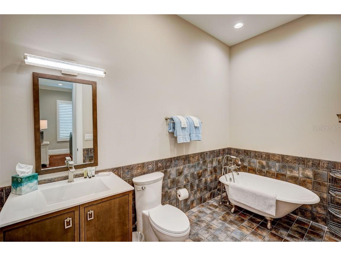 125 S Blvd Of Presidents Sarasota FL 34236 A4449134 image31