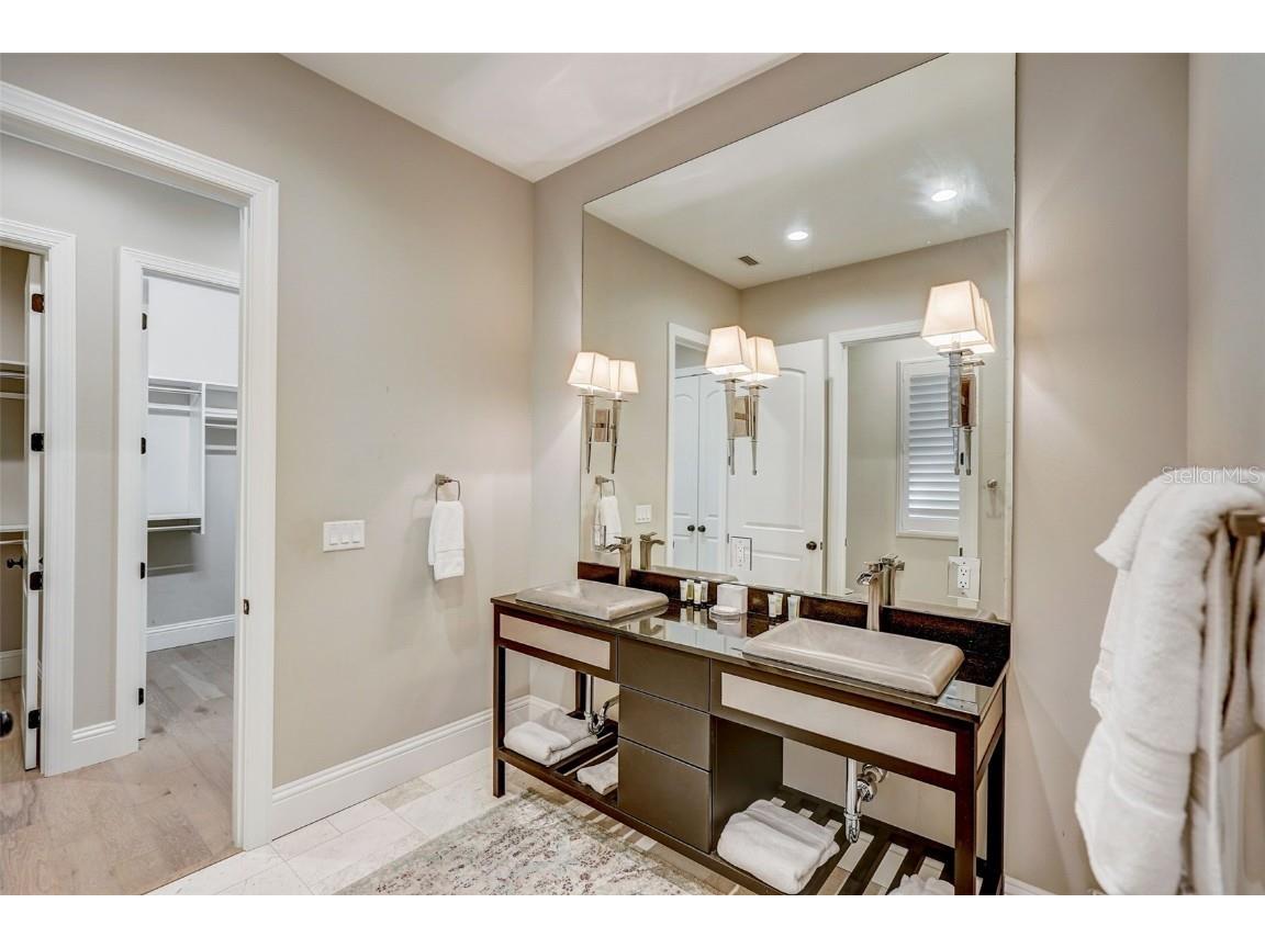 125 S Blvd Of Presidents Sarasota FL 34236 A4449134 image44