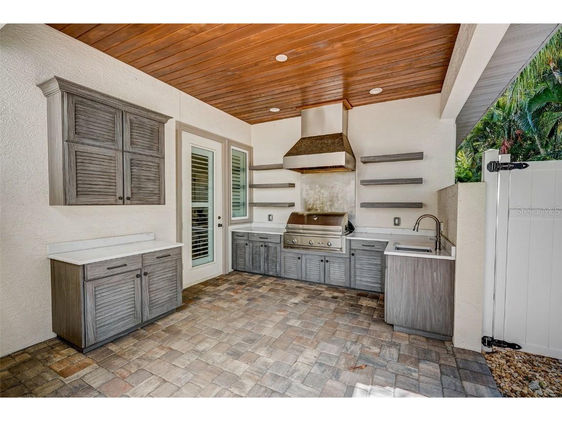 125 S Blvd Of Presidents Sarasota FL 34236 A4449134 image64